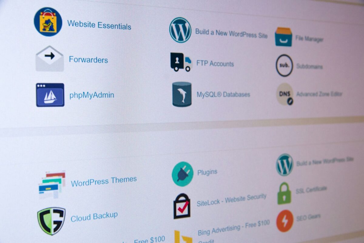 WordPress 的生態圈就像是網頁界的百寶袋,想要什麼幾乎都有現成的。